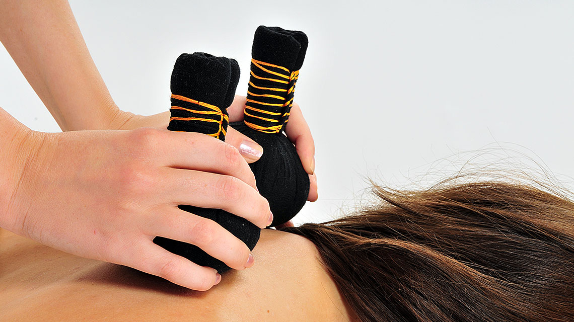Kurs online masaż stemplami ziołowymi na platformie edukacyjnej Beauty Expert.